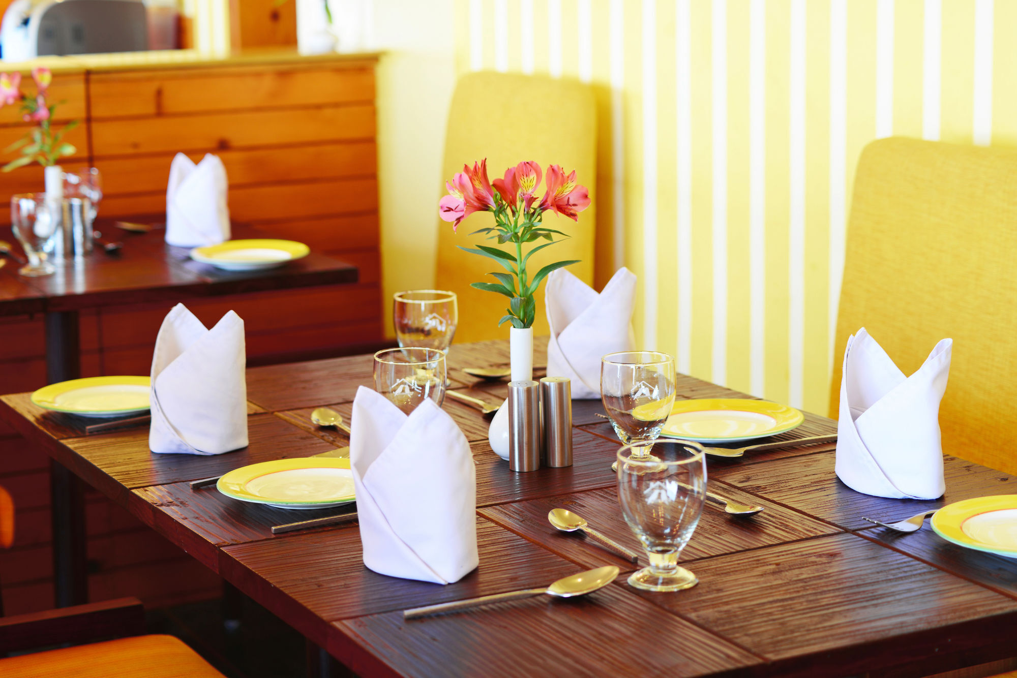 Honeymoon Inn Мусори Екстериор снимка
