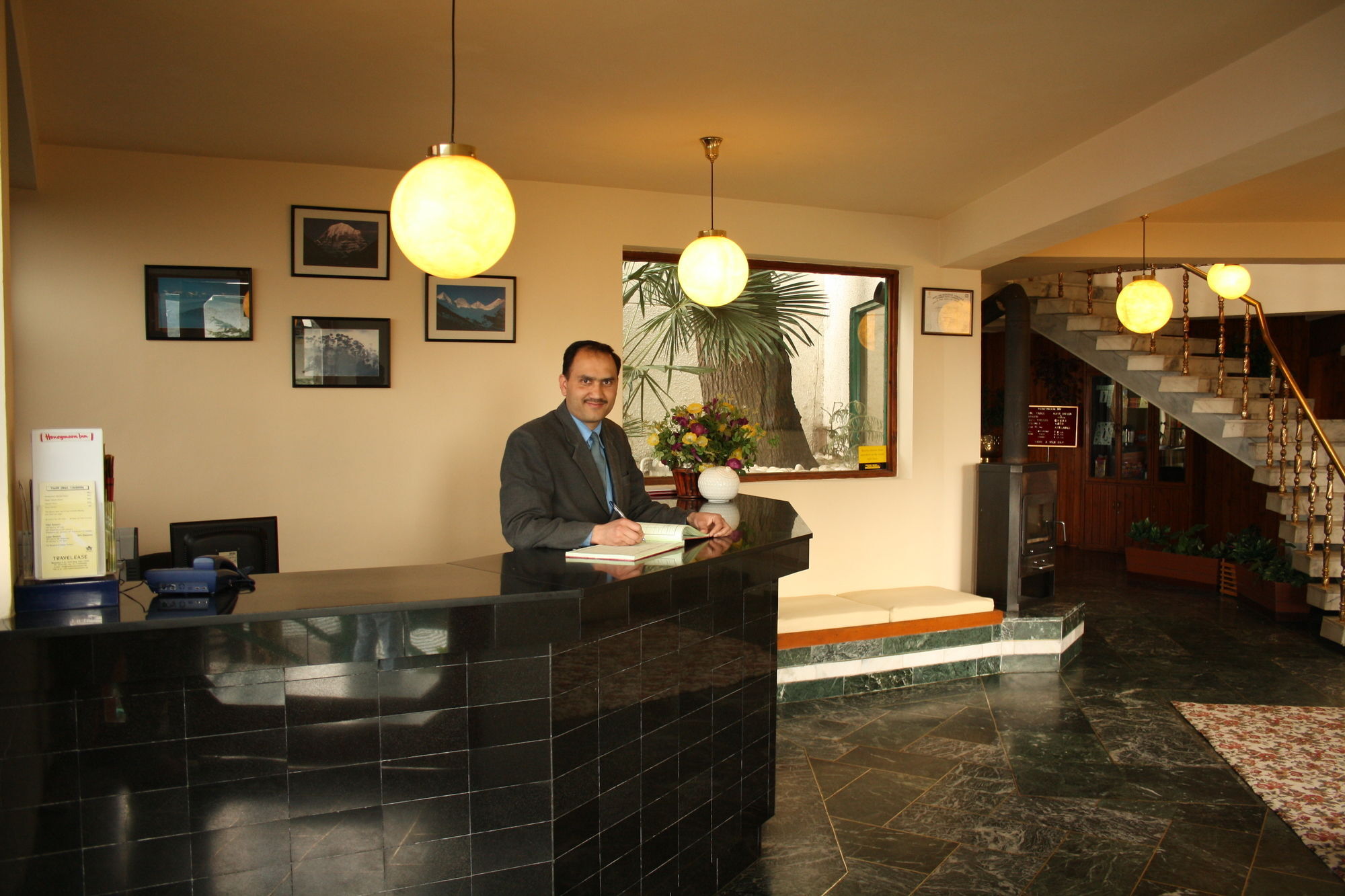 Honeymoon Inn Мусори Екстериор снимка